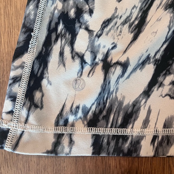 Lululemon “open your heart” tank - Picture 6 of 6